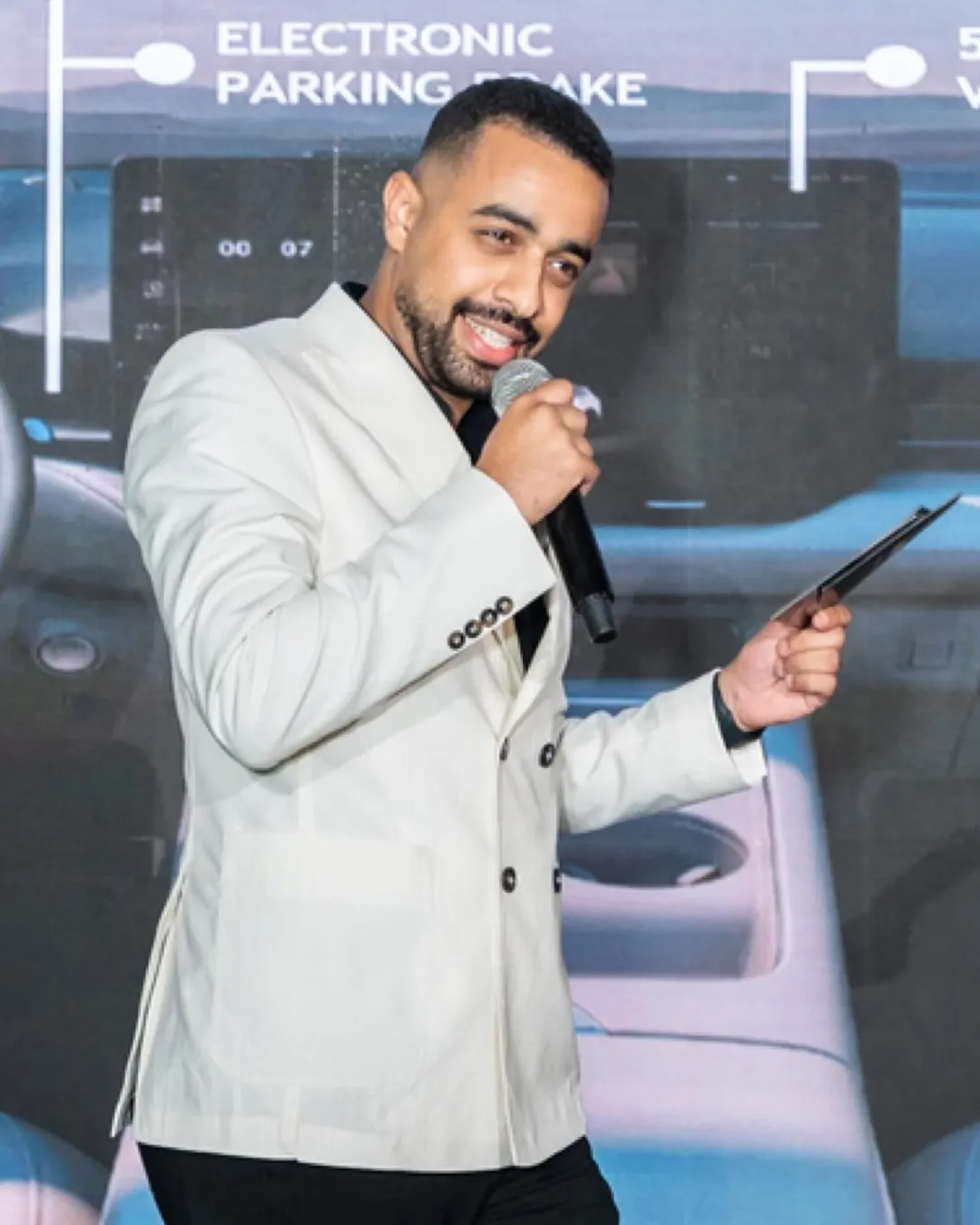 Khalloud, creator based in UAE and Germany